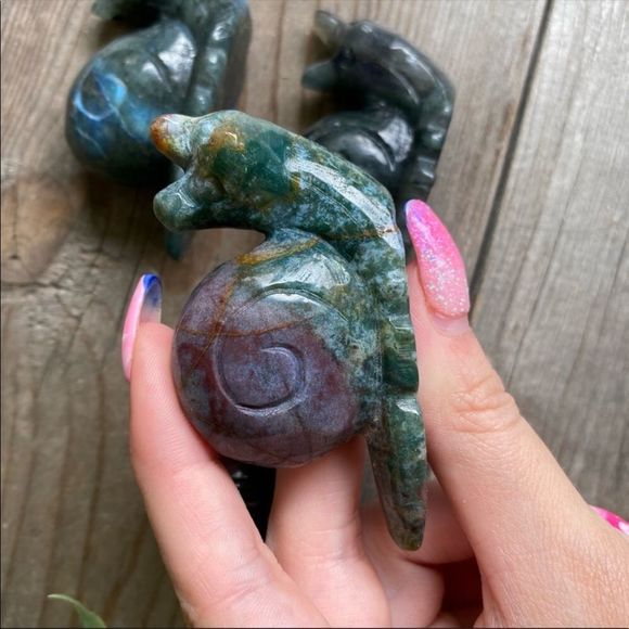 Crystal Snail Carvings - Picture 4 of 8